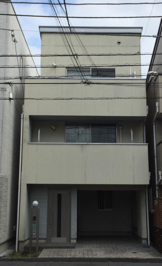 東京都内　T様邸にて塗装工事を行います。